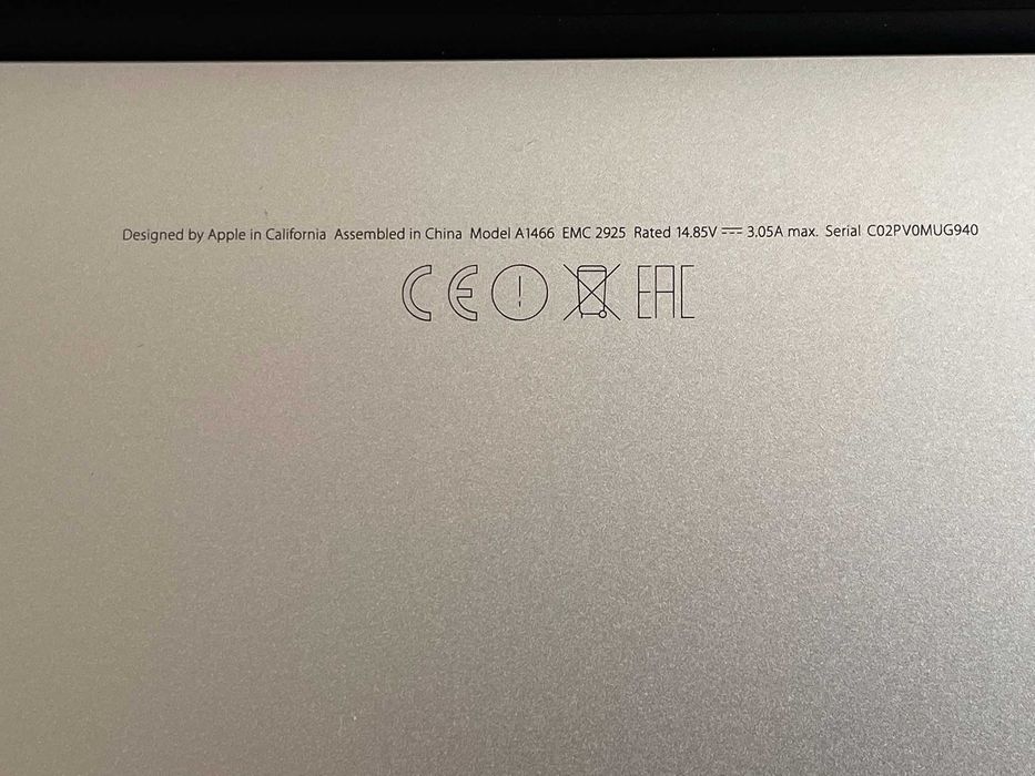 MacBook Air 13" A1466 – EMC 2925 – i5 / 4GB / 128GB – Stare 10/10