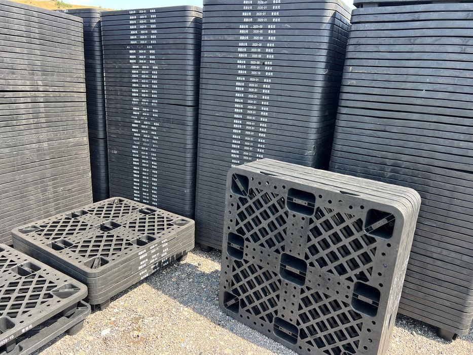 Paleti din plastic
