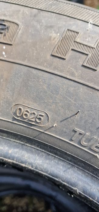 Продам комплект шин 245-65 r17