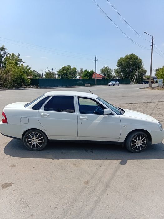 Продам приору 12 год.