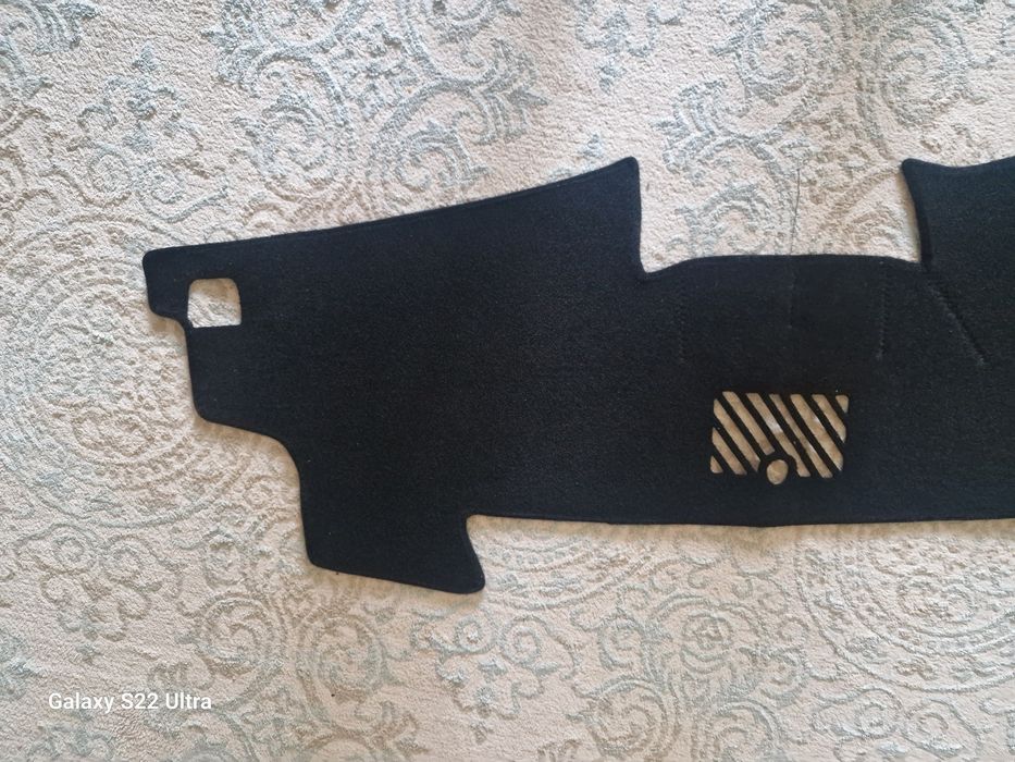 Продам ветровик на камри 50