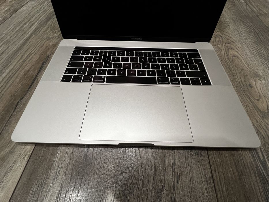 MacBook Pro 15” (2019) | i7, 16GB RAM, 512GB SSD | Нова батерия