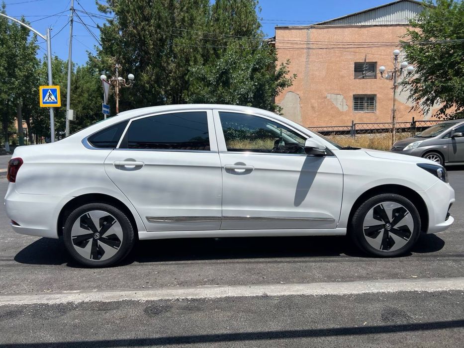 Dong Feng (Электрокар)