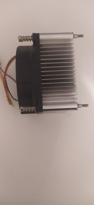 Продаю кулер для процессора на 775 сокет