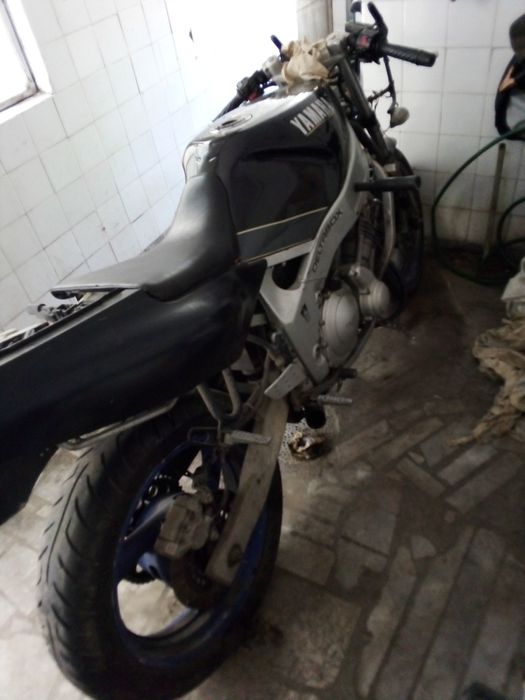 На части Yamaha Fzr600