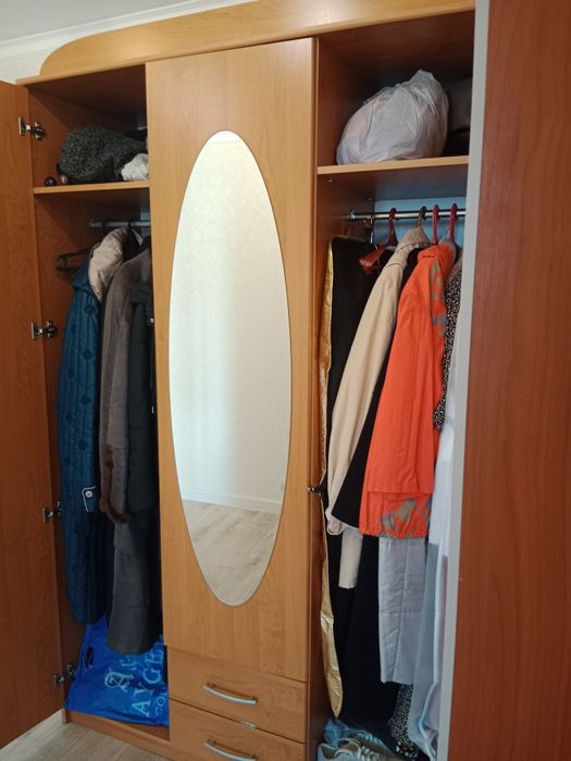 Продам  шкаф б/у