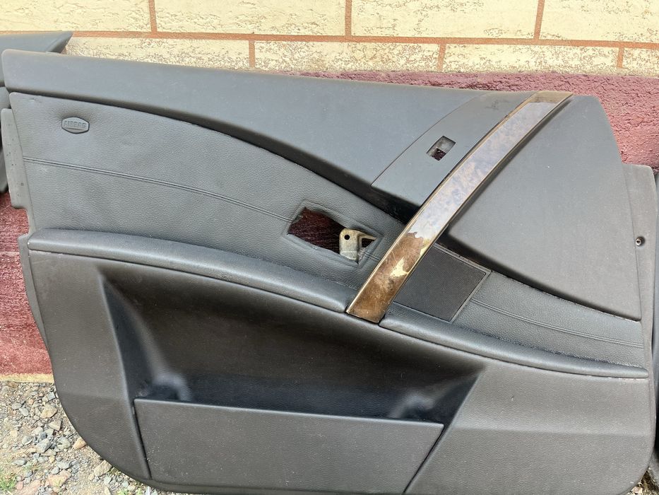 Обшивка двери бмв 5  е60