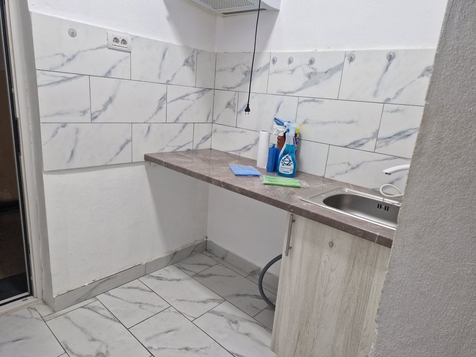 Garsoniera recent renovata