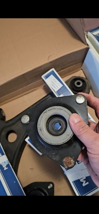 Brate Mitsubishi Lancer