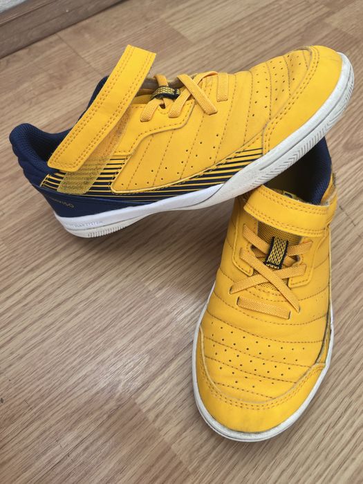 Pantofi fotbal marimea 34