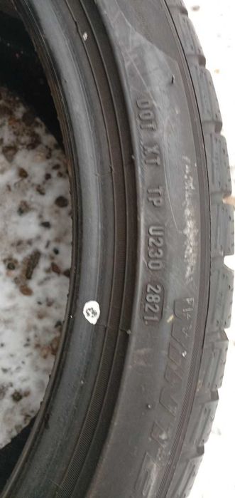 Продават се гуми Pireli 315/30R 21