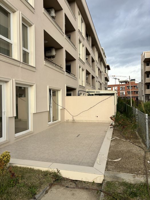 Продава се Тристаен апартамент в Пловдив, Южен - 131 кв.м за 650 €/кв.м - Снимка #2