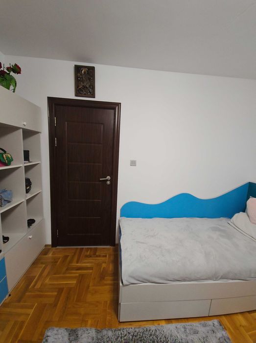 Гардероб, 2бр. легла и мебели за детска стая