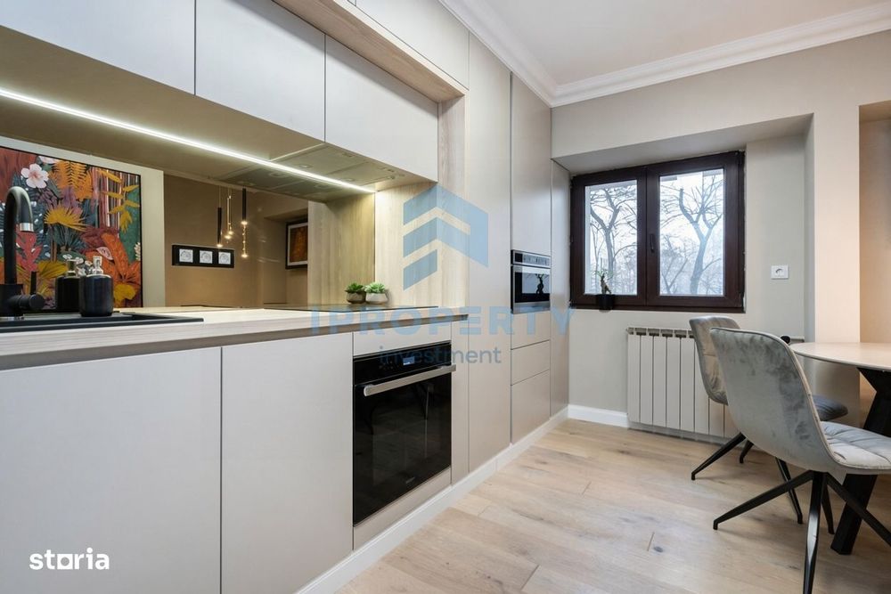 Inchiriere Apartament 4 camere in Victoriei Lux la 2 min de metrou