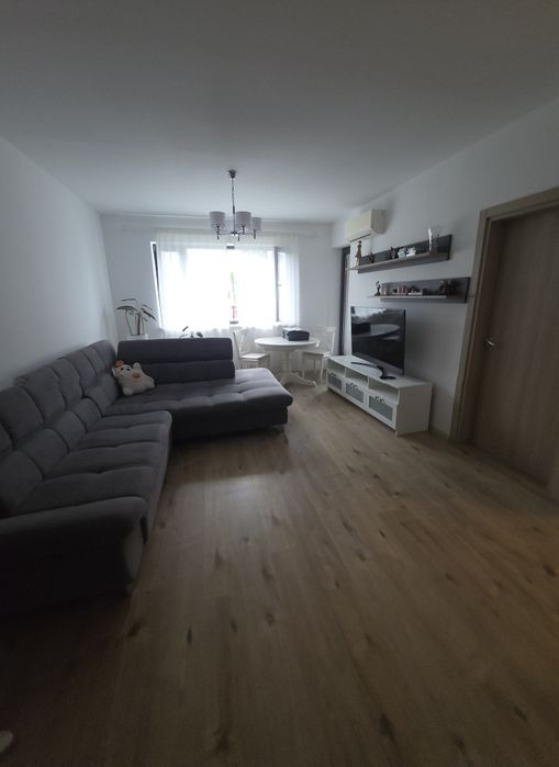 Proprietar vand apartament