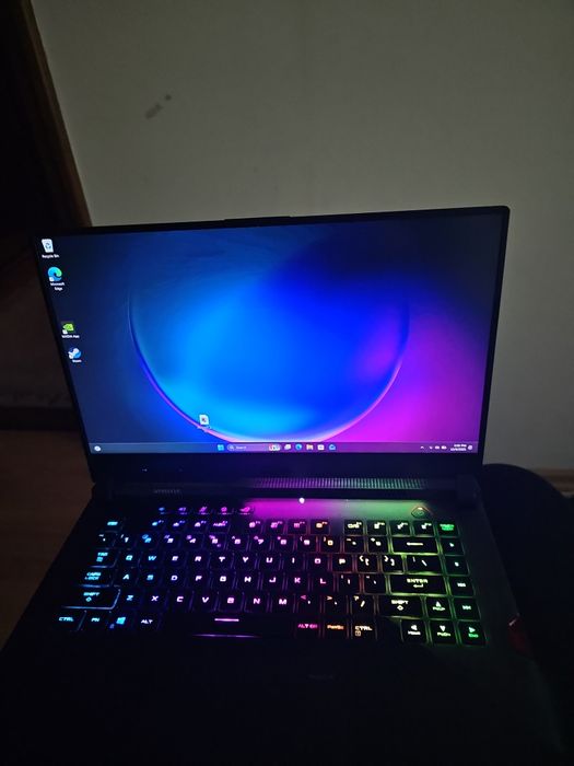 Vând laptop asus rog scar 15 cu rtx 3080