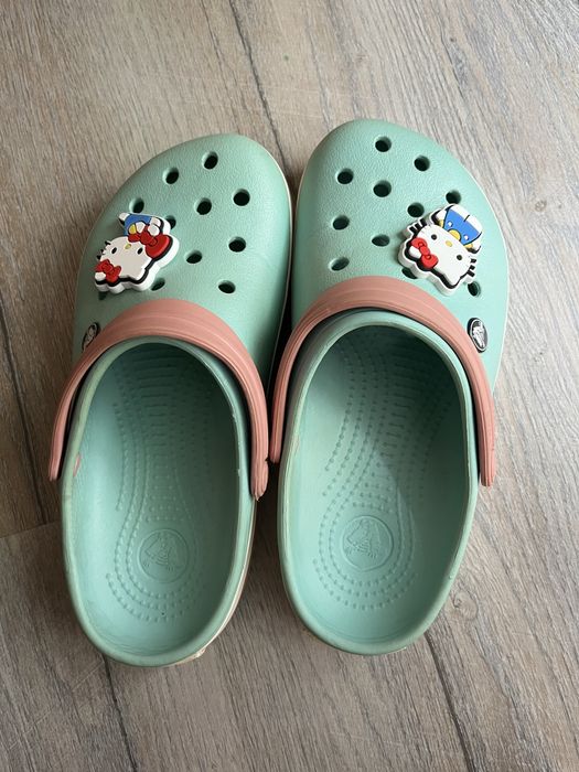 Slapi Crocs M6W8