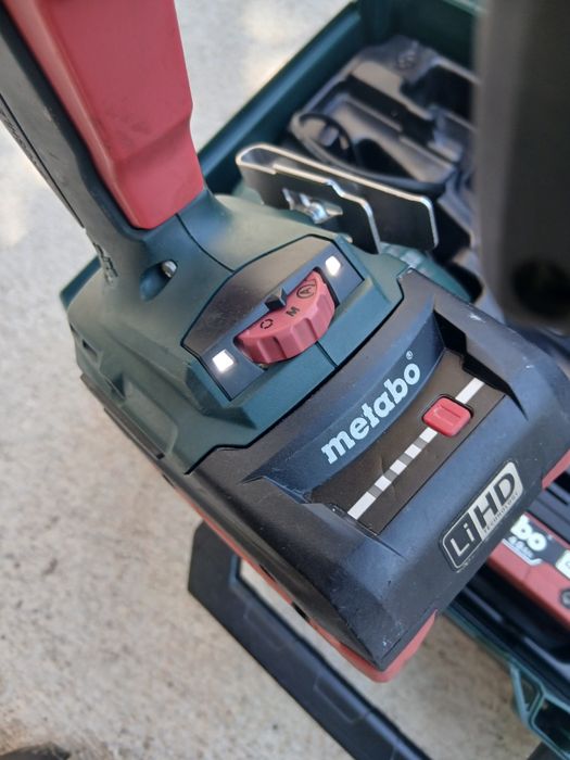 Акумулатарен безчетков винтоверт за гипсокартон Metabo