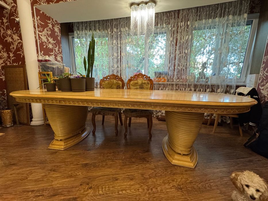 Стол для гостиной