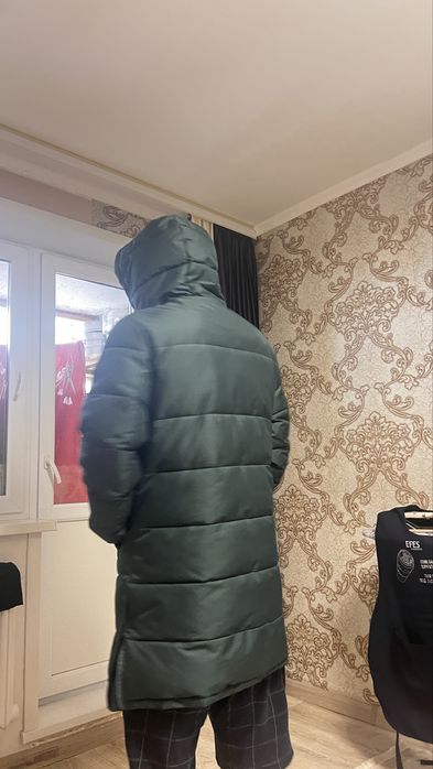 Продам пуховик зимний.