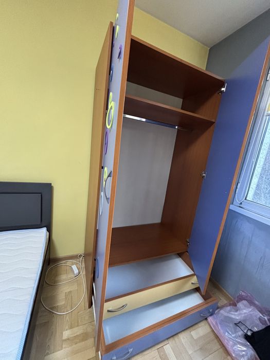 Гардероб за тинейджърска стая