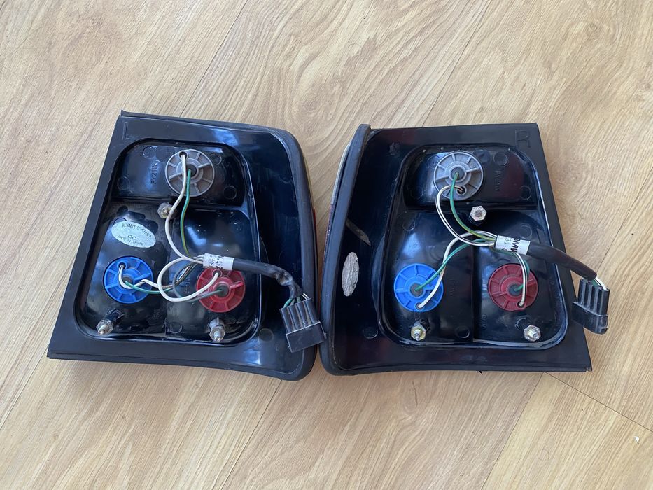 Кристални стопове с бели мигачи - LED EFFECT БМВ Е34 BMW E34