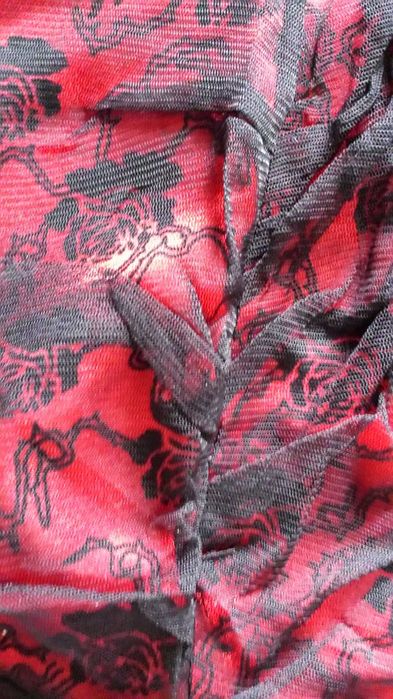 Готическа рокля в червено и черна дантела от UK - Hell Bunny