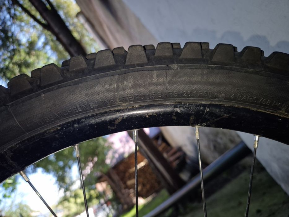 De vânzare anvelopă Michelin DH 22 pe dimensiunea 27.5" x 2.40 (61-584).