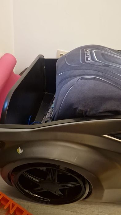 Продам машинку кроватку