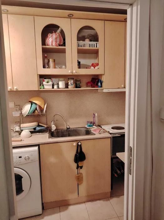 Дава се под наем Едностаен апартамент в Пловдив, Кършияка - 15 кв.м за 150 € - Снимка #3