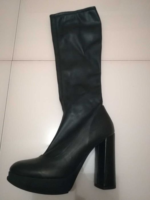 Дамски ботуши от естествена кожа 38 размер-чисто нови,дълги до коляно