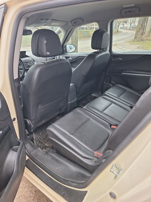 Opel Zafira 2.0 an 2014