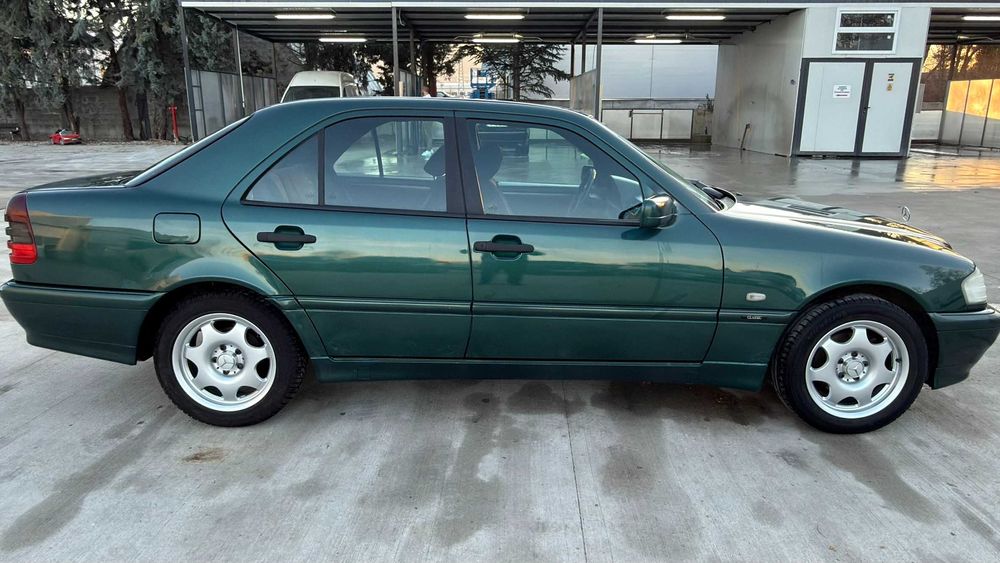 Mercedes Benz C 180 Automatic Газ-Бензин