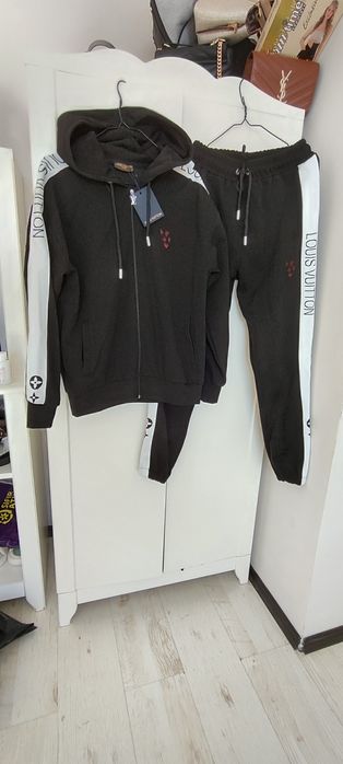 Екип комплект костюм