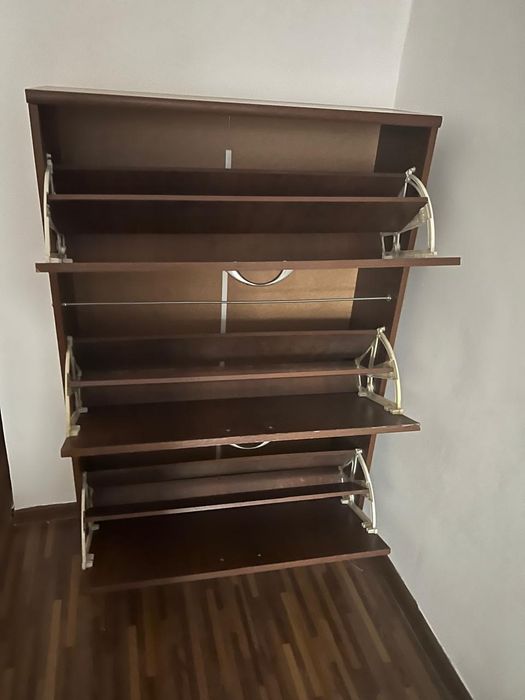 Обувной шкаф коричневый