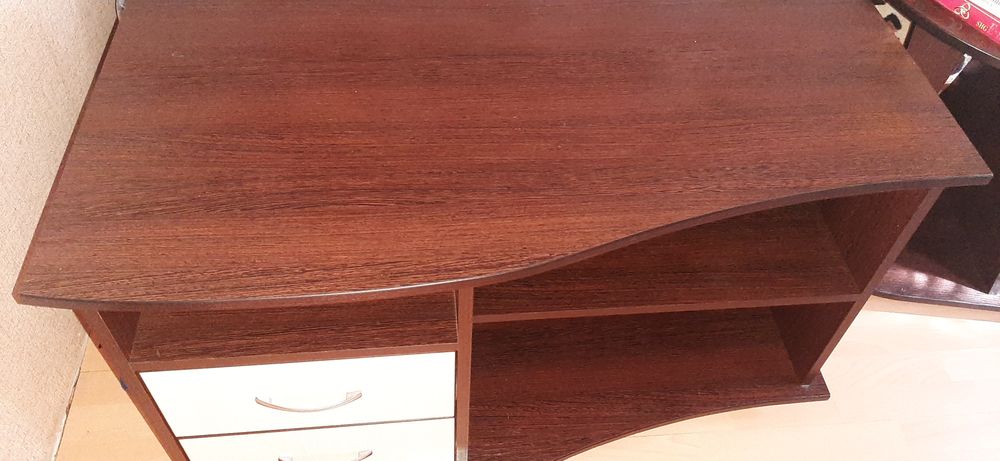 Продам тумбу под телевизор