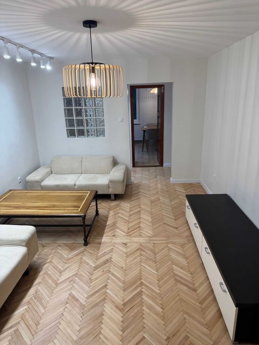 Apartament cu 3 camere, de inchiriat, direct de la proprietar. Strada Transilvania