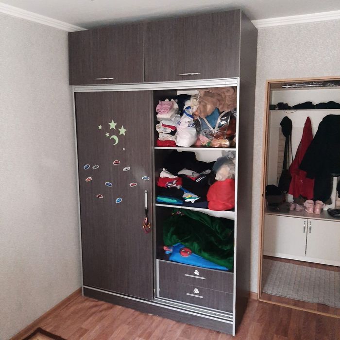 Продам купейный шкаф с антресолью