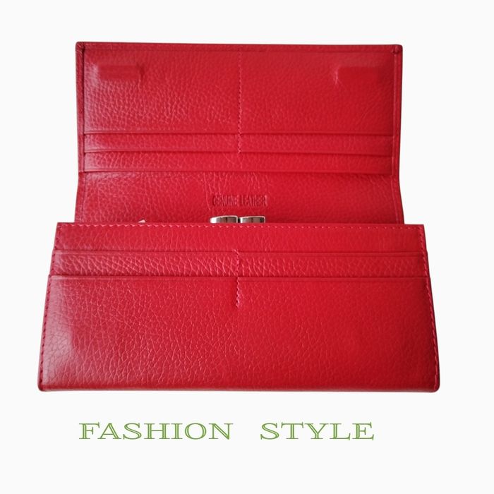 Дамски портфейл от естествена кожа  червен цвят