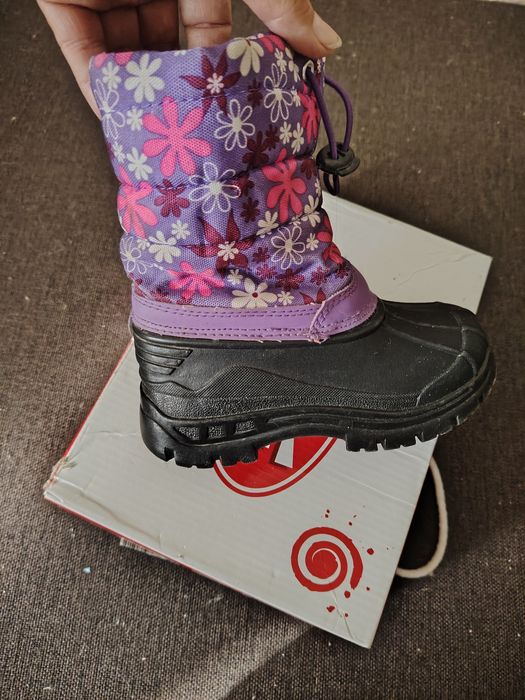 Продам детские сапоги