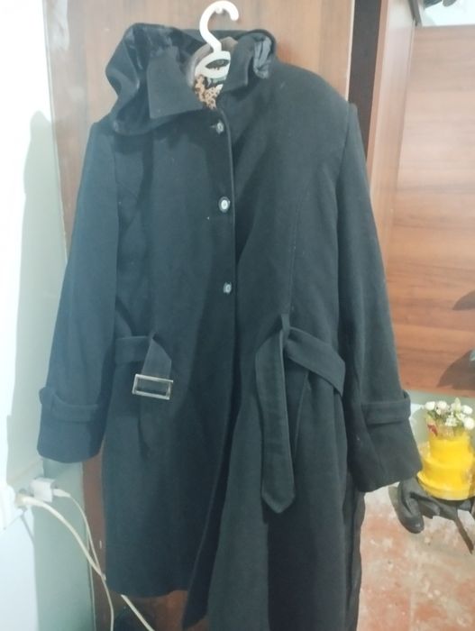 Зимны пухавыки и куртка весеня и халати