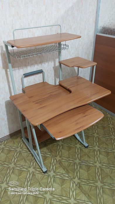 Продам стол компьютерный новый очень удобный