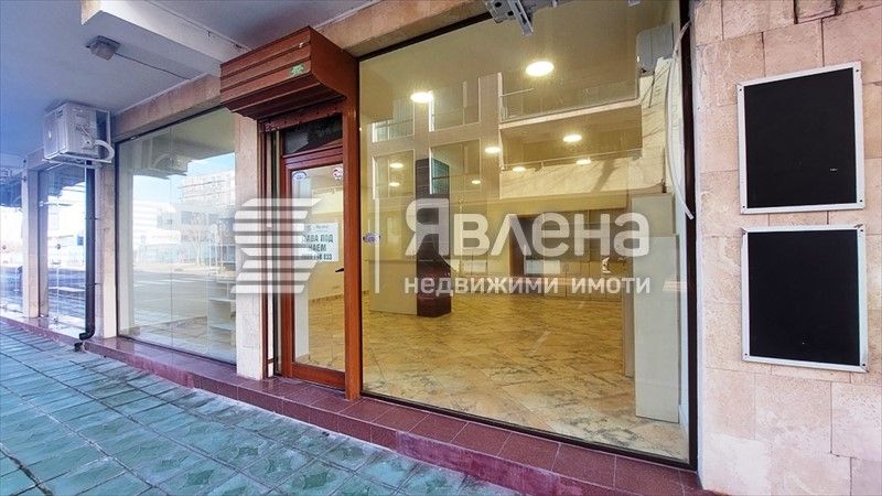 Просторен магазин с отлично местоположение