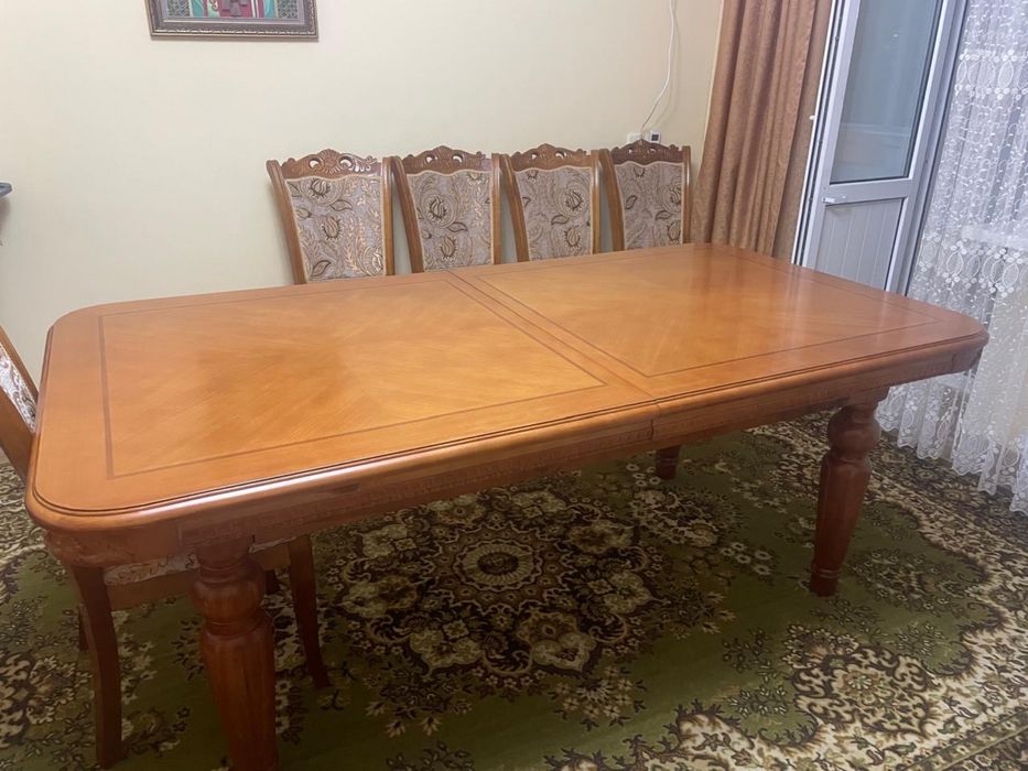 Продам стол и стулья
