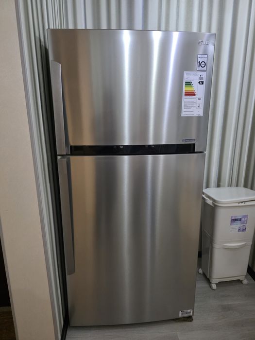 Продам Холодильник LG