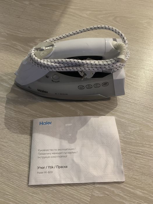 Утюг Haier Hi-600