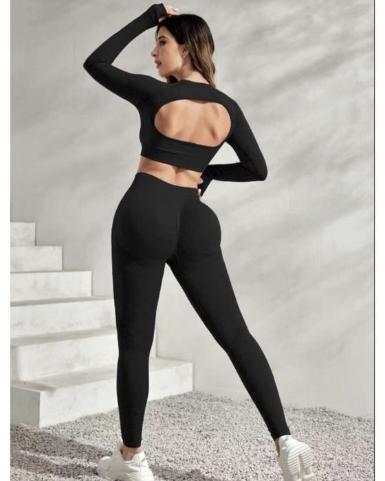 Продам фитнес костюм