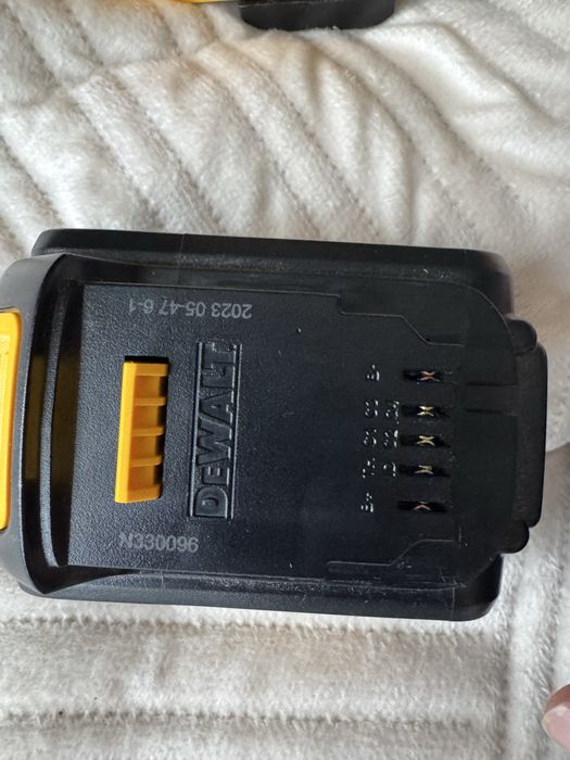 Продам ударная дрель и шуруповерт Dewalt оригинал