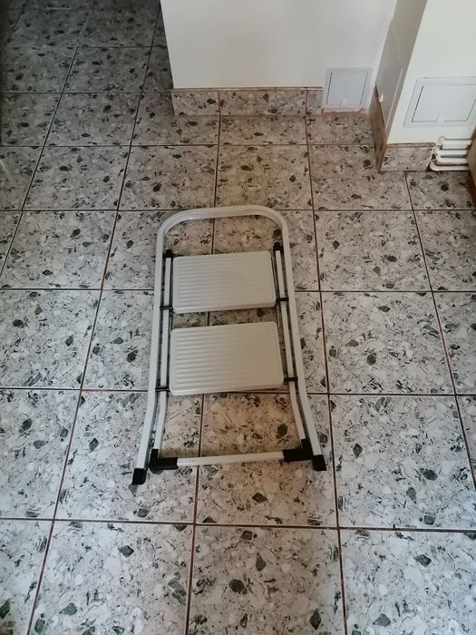 Scară metalică pliabilă, 2 trepte, 150kg, Cs10920