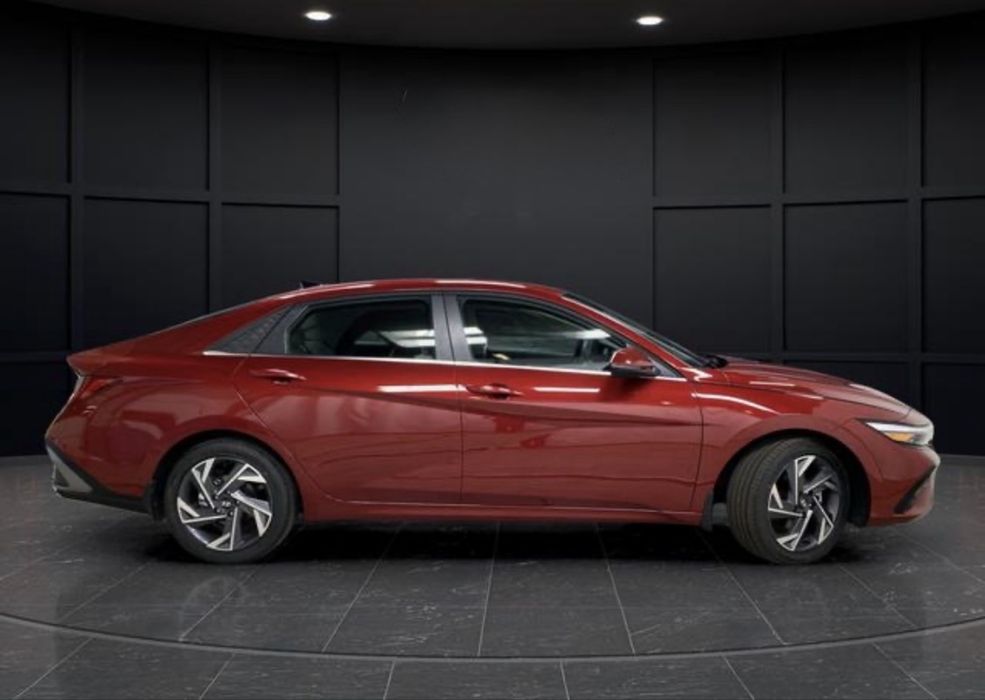 Hyundai Elantra Elegance Plus 2025